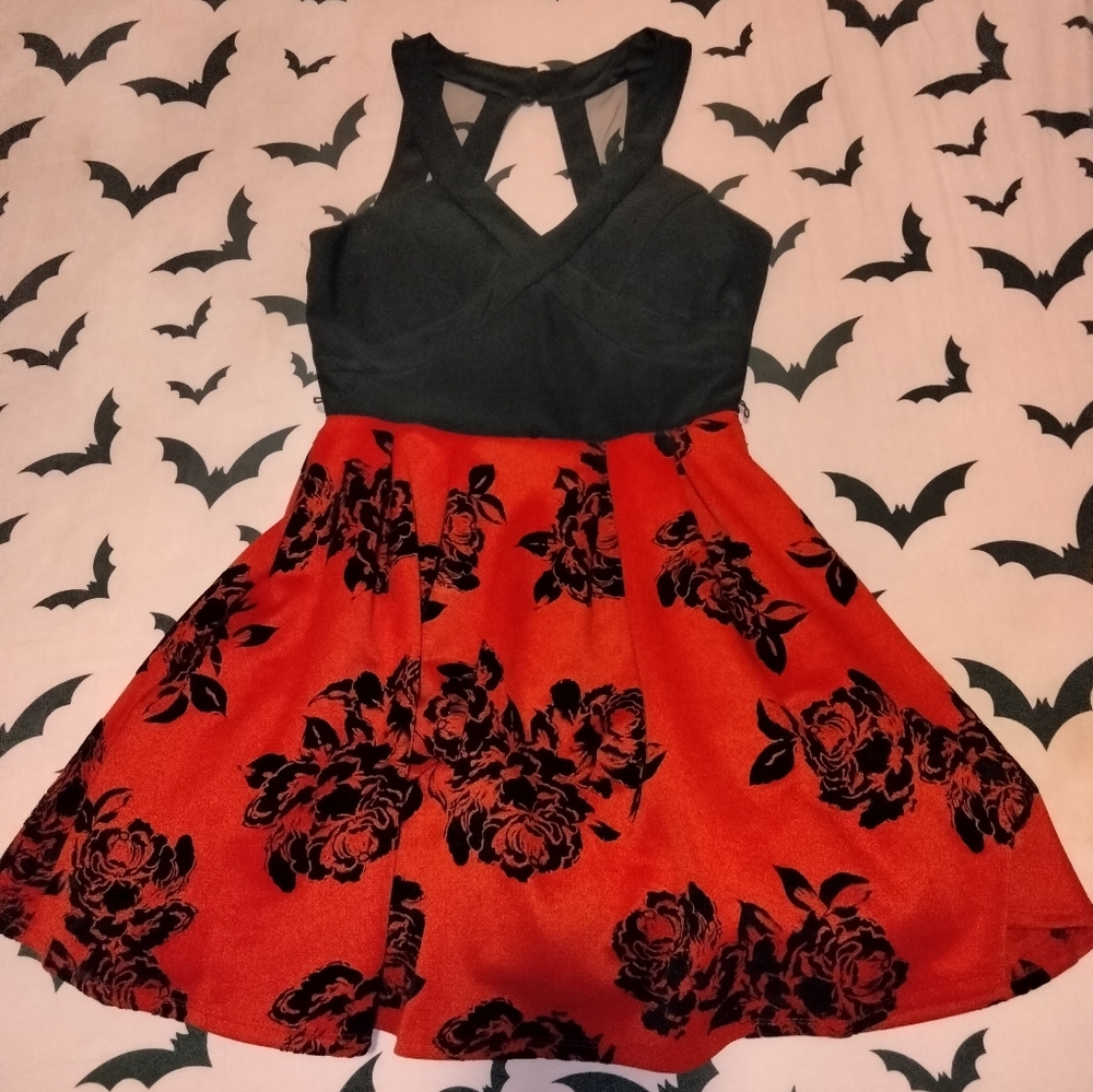 Young Women's Juniors Rose Dress
